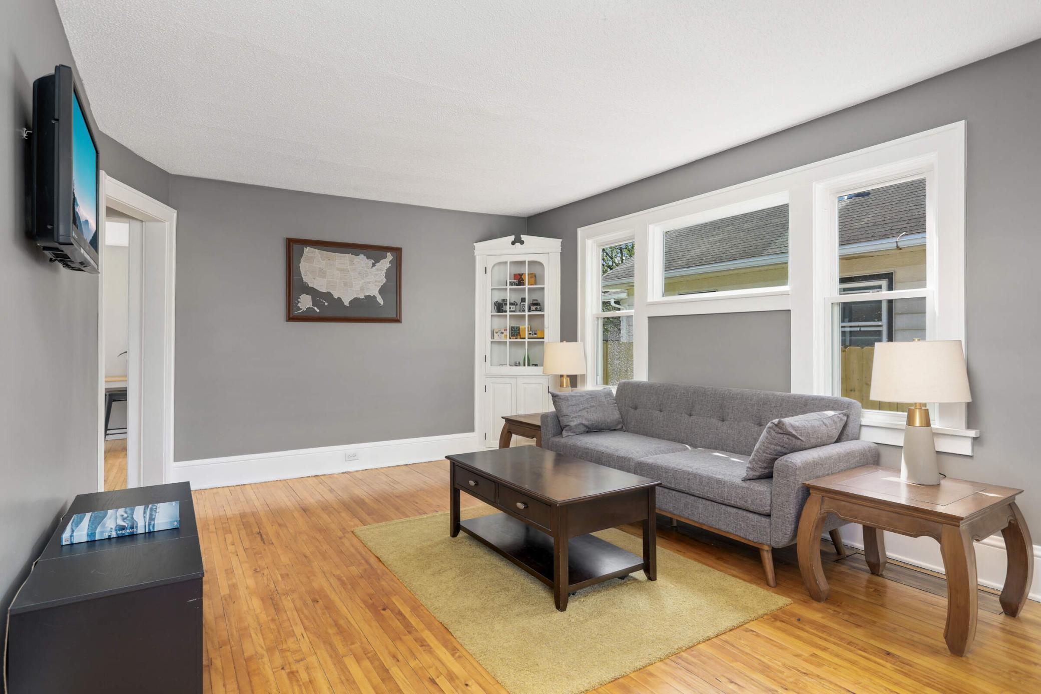 4125 6th Street NE