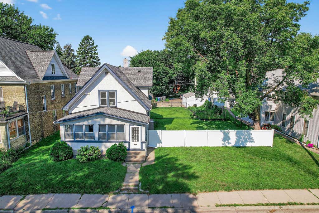 Photo of 1538 Washington Street NE, Minneapolis, MN 55413 (MLS # 7114760)