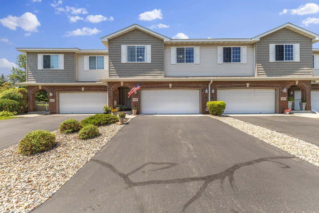 Photo of 20609 Harrow Court, Lakeville, MN 55044 (MLS # 7117936)