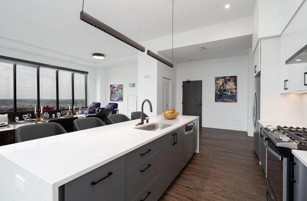 Photo of 270 Hennepin Avenue #2006, Minneapolis, MN 55401 (MLS # 7101994)