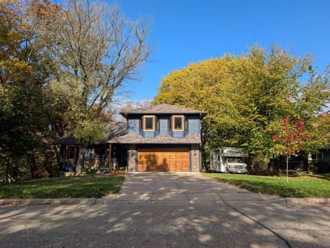 6418 25th Street N Oakdale MN 55128