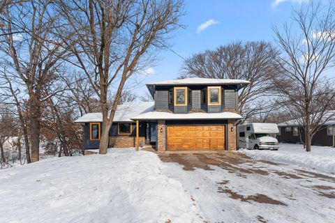 6418 25th Street N Oakdale MN 55128