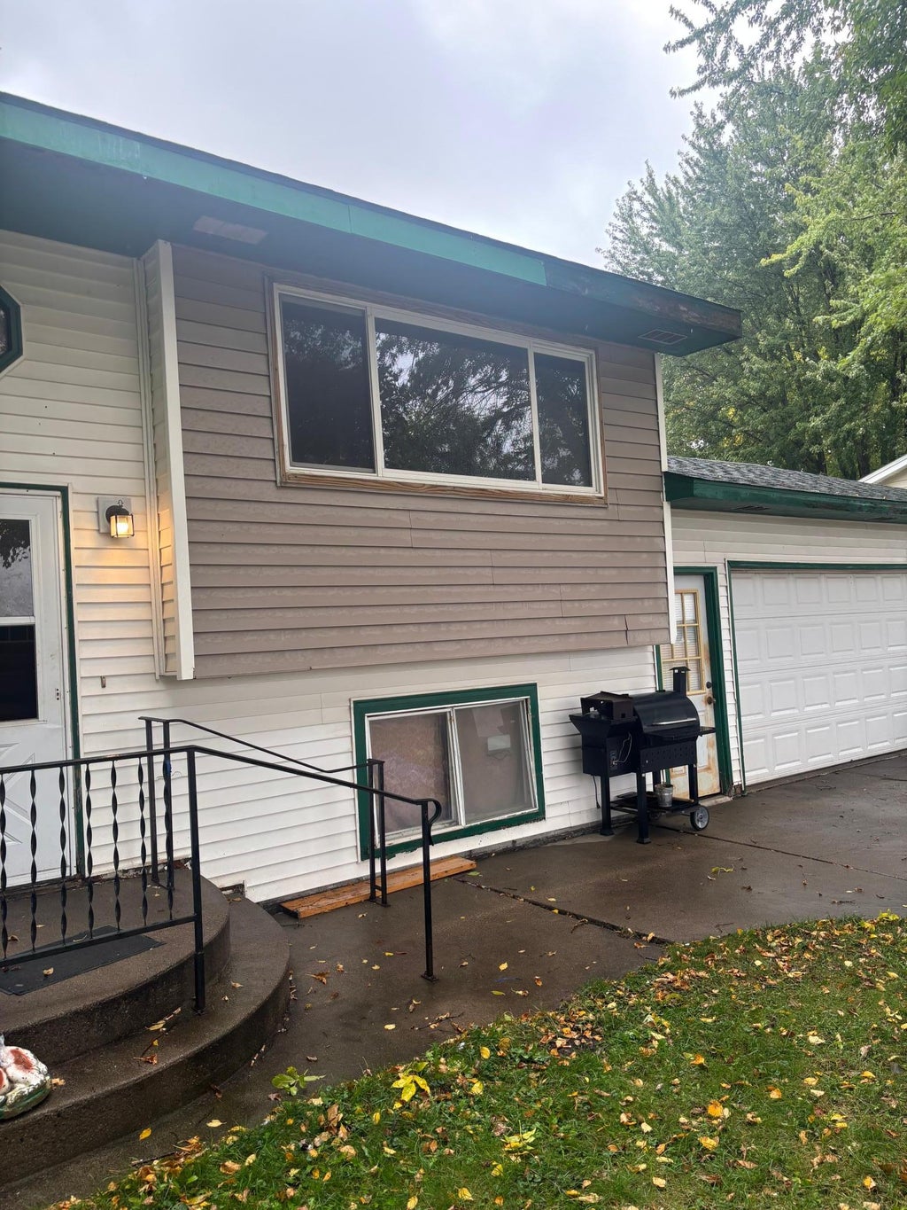 Photo of 610 4th Street W, Maple Lake, MN 55358 (MLS # 7150929)
