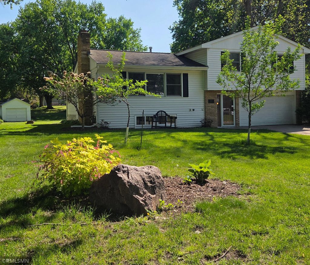 Photo of 16401 Temple Drive S, Minnetonka, MN 55345 (MLS # 7080043)