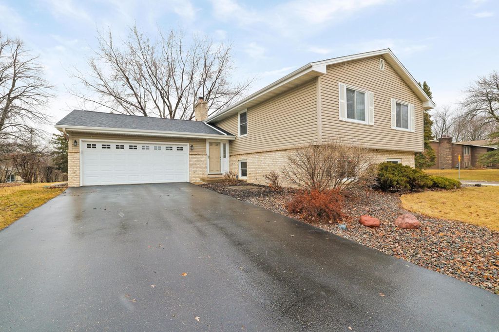 Photo of 9200 67th Avenue N, Brooklyn Park, MN 55428 (MLS # 7020861)