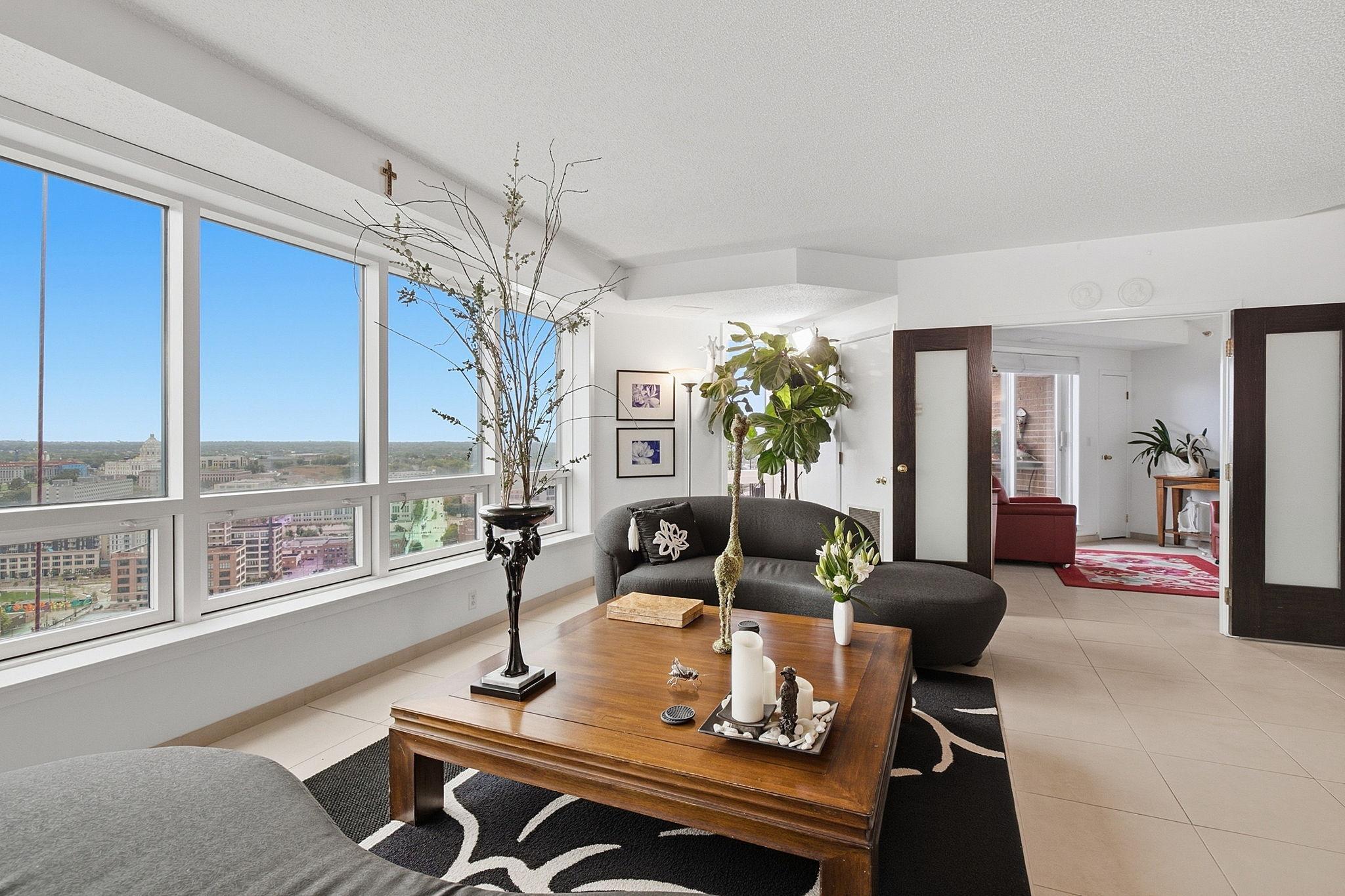 168 6th Street E 3206