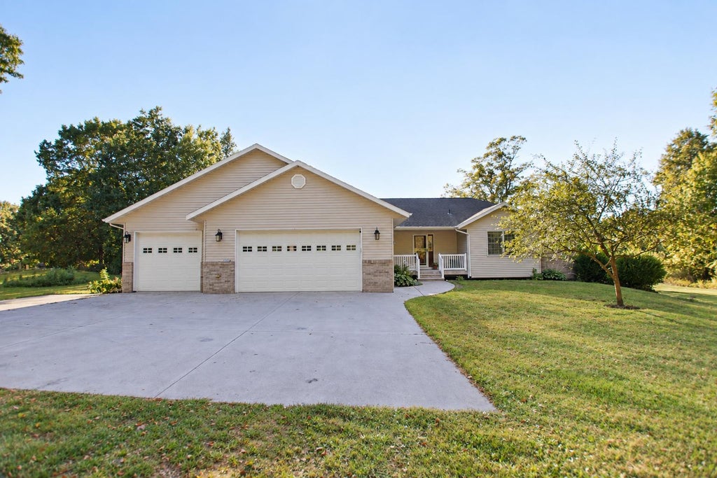 Photo of 5500 Rhoades Avenue NW, South Haven, MN 55382 (MLS # 7143934)