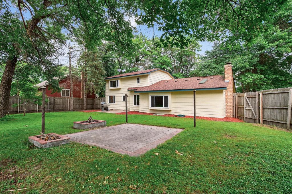 Photo of 12092 Butternut Street NW, Coon Rapids, MN 55448 (MLS # 7002758)