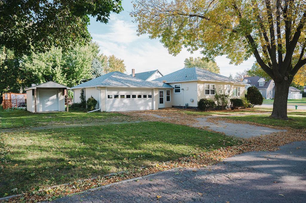 Photo of 227 E 9th Street, Blue Earth, MN 56013 (MLS # 7159312)