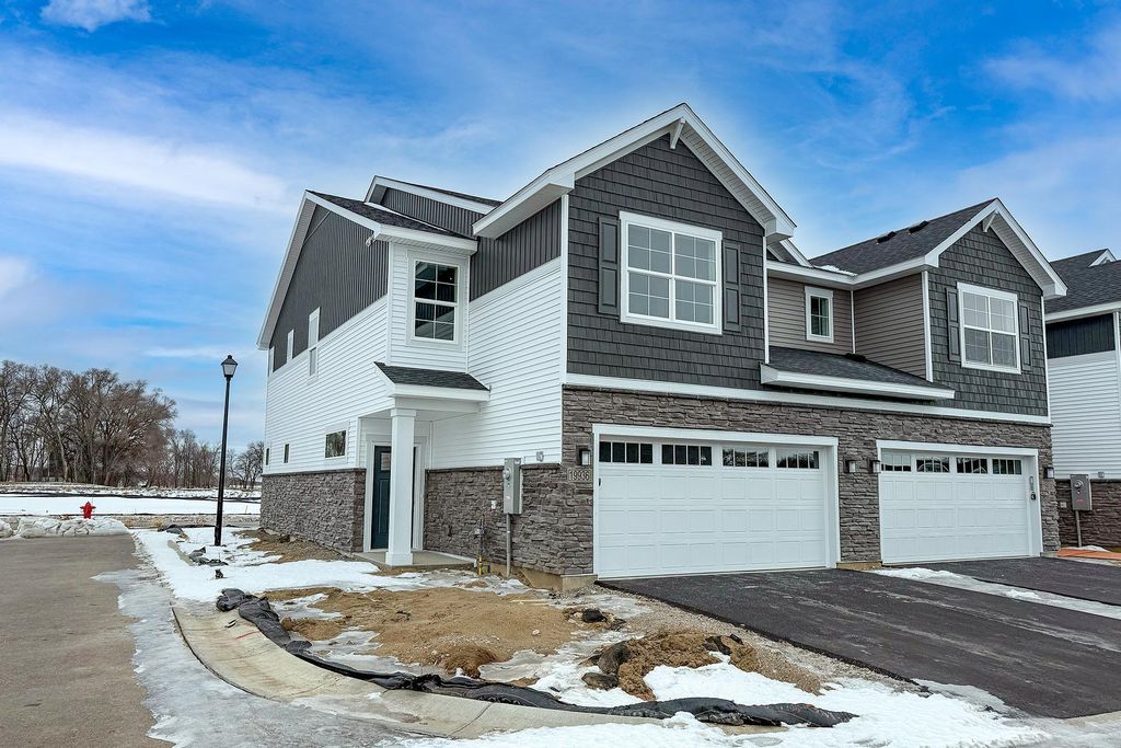 Photo of 19936 Hunters Ridge Rdg, Corcoran, MN 55374 (MLS # 7042342)