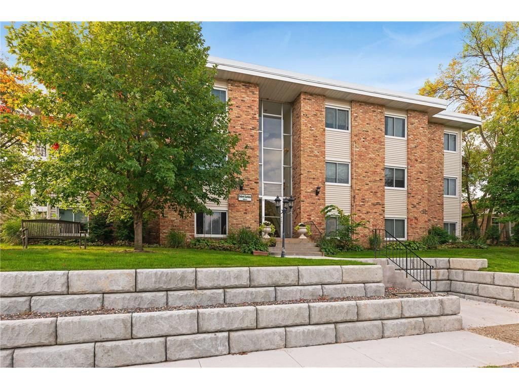 Photo of 5911 Oxford Street #7, Saint Louis Park, MN 55416 (MLS # 7094367)