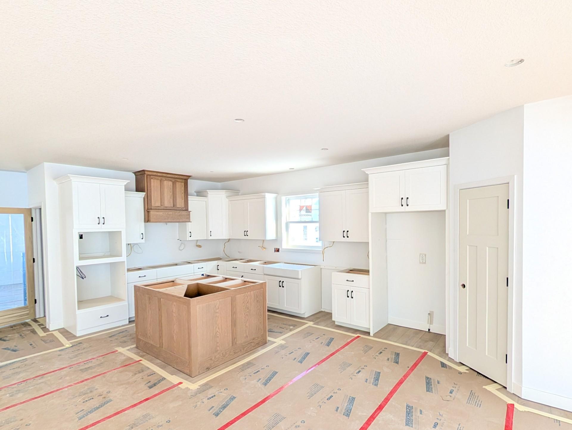 1884 Royal Boulevard N