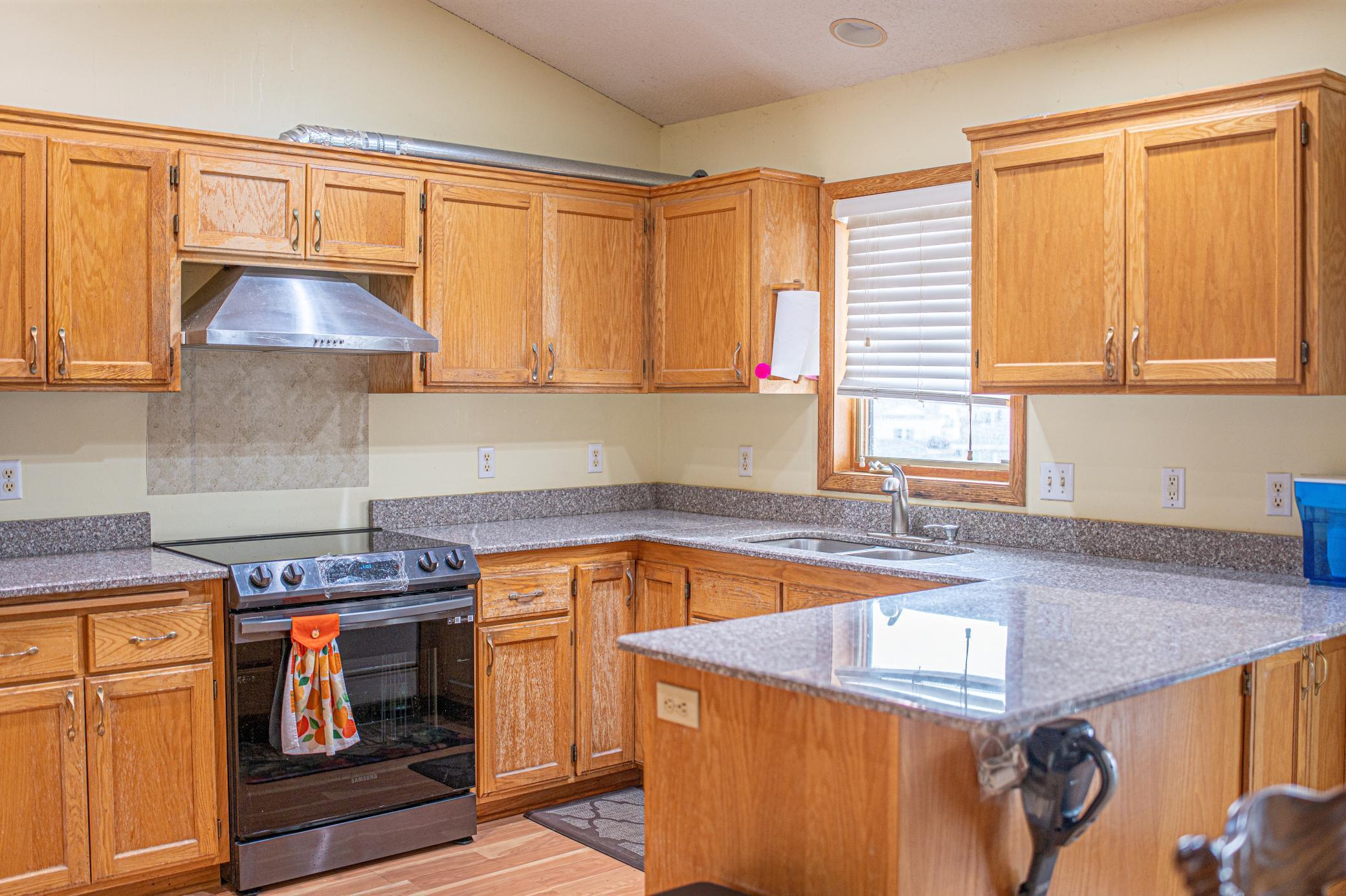 1242 Myrtle Street N