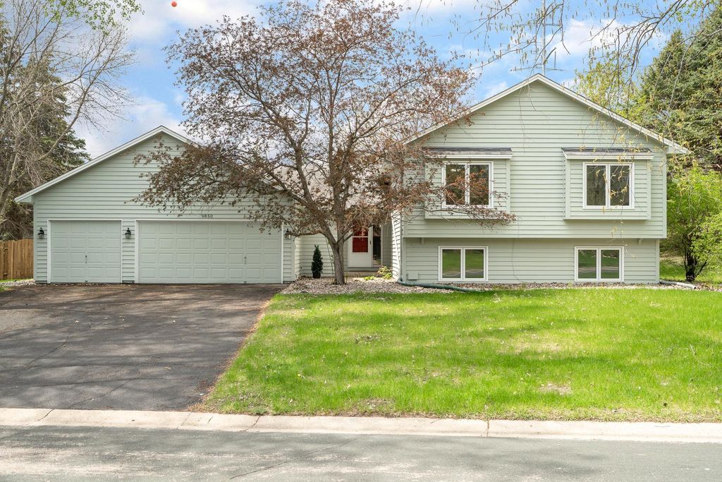 Photo of 9850 Laguna Circle, Eden Prairie, MN 55347 (MLS # 7052102)