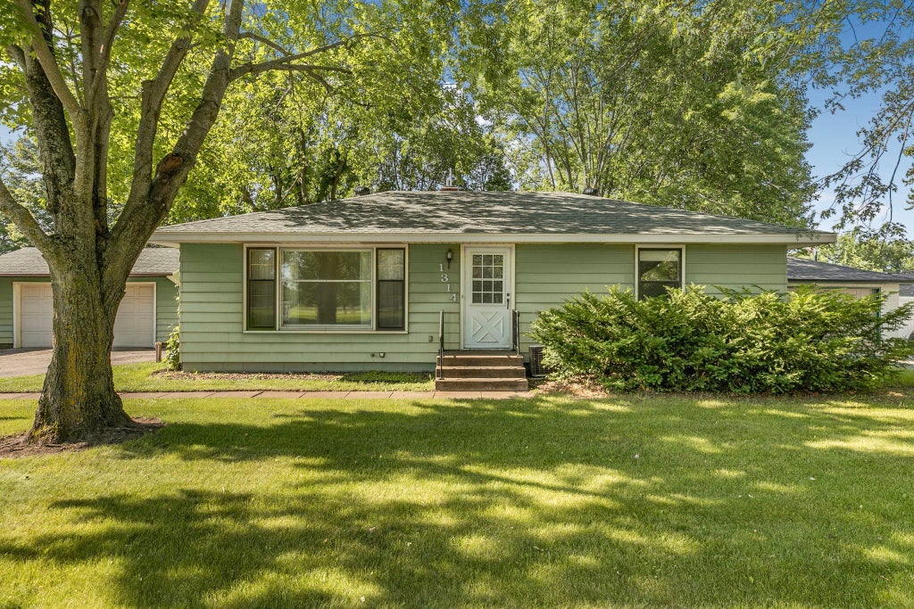 Photo of 1314 E Minnesota Street, Saint Joseph, MN 56374 (MLS # 7098176)