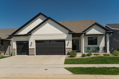 Photo of 1639 Hadley Creek Drive NE, Rochester, MN 55906 (MLS # 7030633)