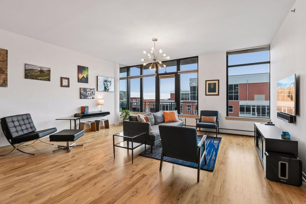 Photo of 215 10th Avenue S #805, Minneapolis, MN 55415 (MLS # 7063922)
