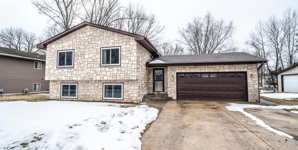 Photo of 768 Hiawatha Avenue, Vadnais Heights, MN 55127 (MLS # 7039971)