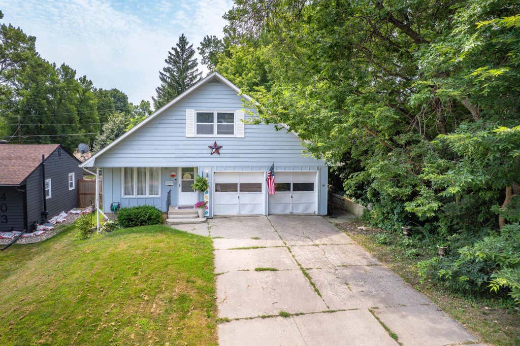Photo of 405 W Channing Avenue, Fergus Falls, MN 56537 (MLS # 7119255)