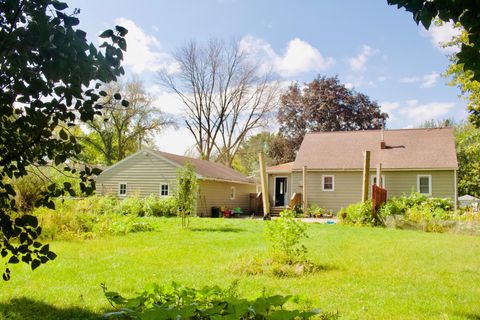Photo of 2203 15th Street SE, Austin, MN 55912 (MLS # 6798948)