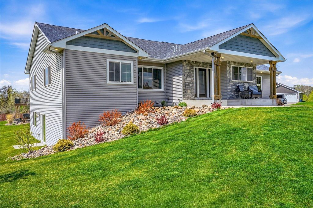 Photo of 31722 Marshview Court, Lindstrom, MN 55045 (MLS # 7067019)