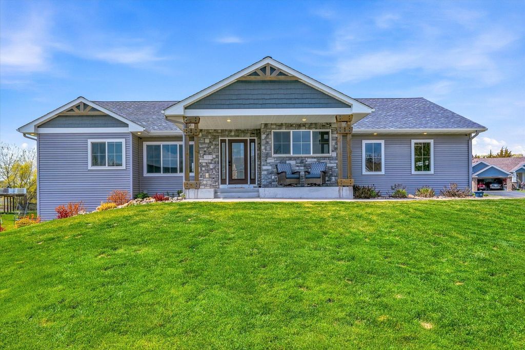 Photo of 31722 Marshview Court, Lindstrom, MN 55045 (MLS # 7067019)