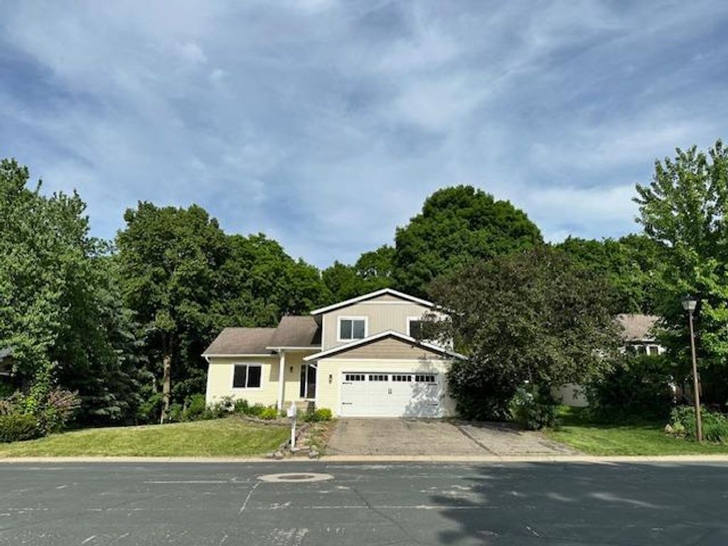 Photo of 17399 Ridgewood Court, Prior Lake, MN 55372 (MLS # 7083550)