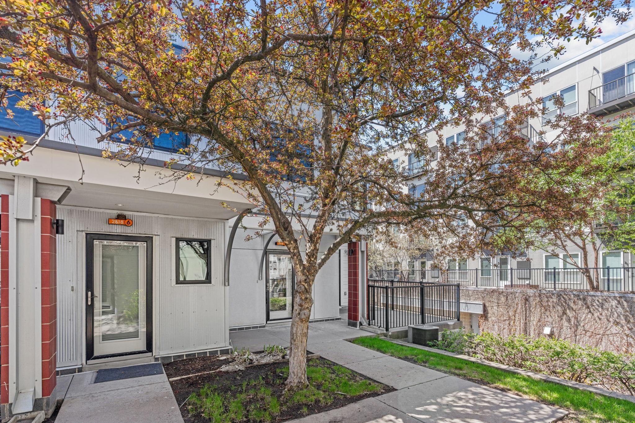 2818 Aldrich Avenue S 105
