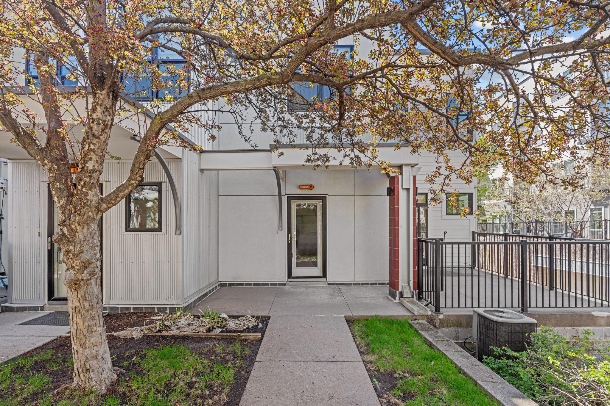 2818 Aldrich Avenue S 105
