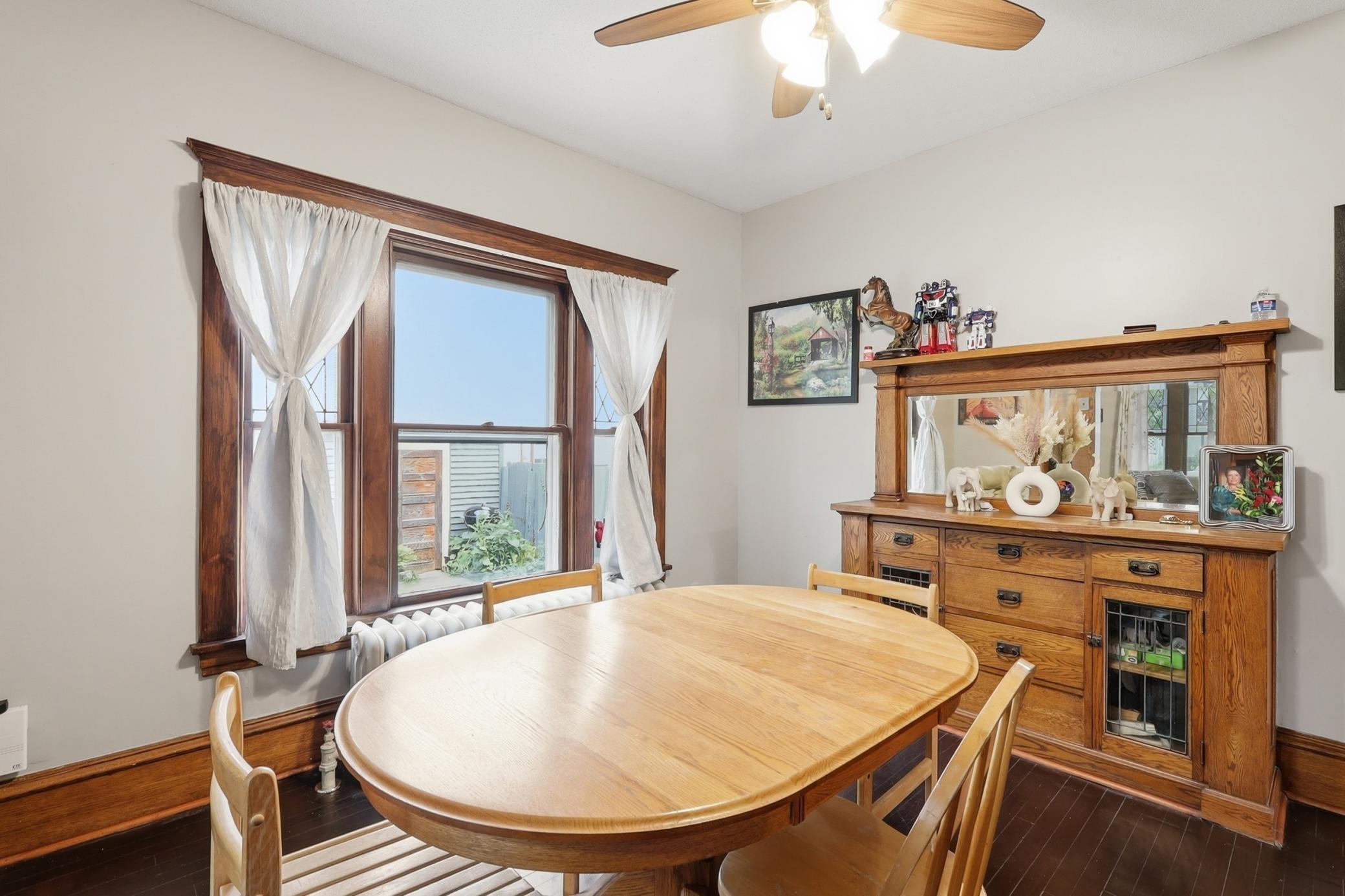 1510 35th Street E