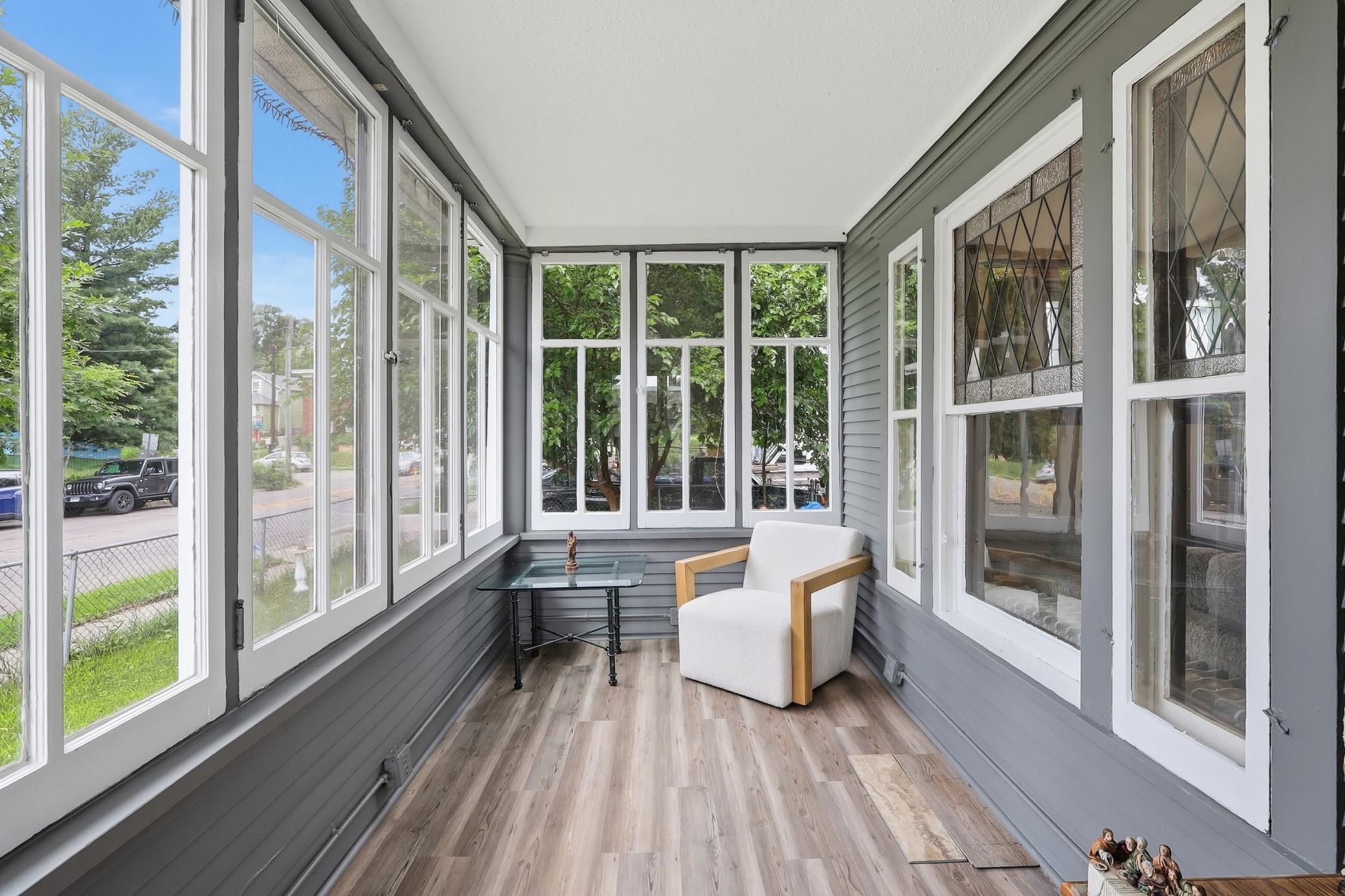 1510 35th Street E