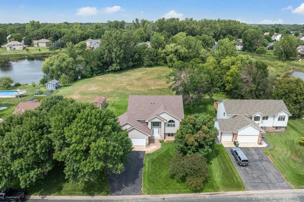 Photo of 725 103rd Avenue NE, Blaine, MN 55434 (MLS # 7121998)