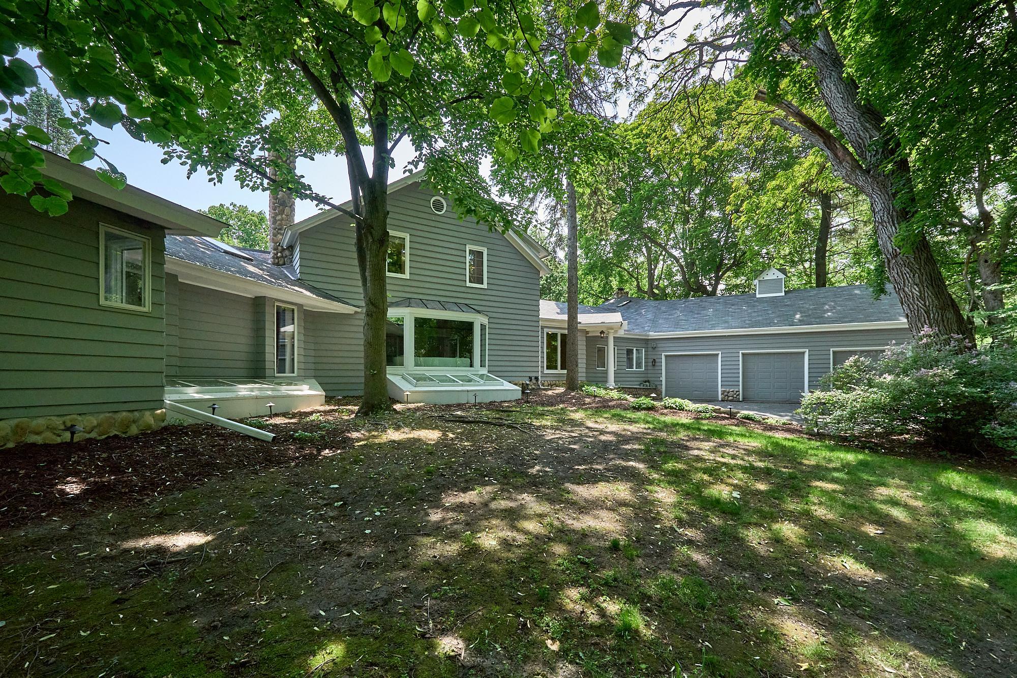 3865 Hillcrest Road