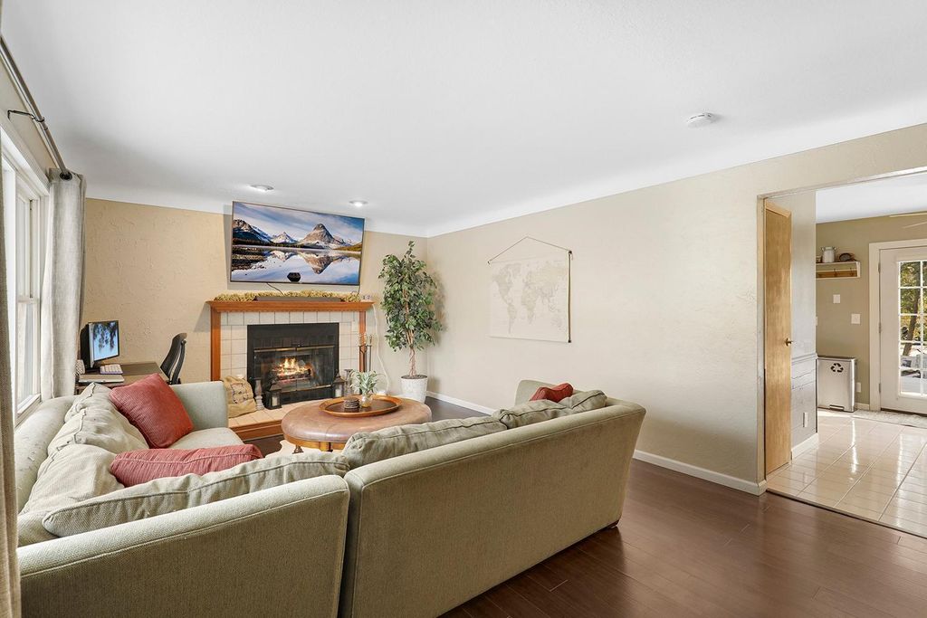 Photo of 106 19th Avenue N, South Saint Paul, MN 55075 (MLS # 6824277)