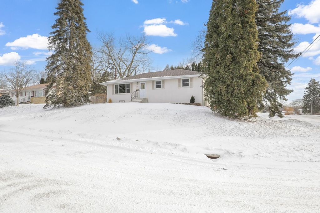 Photo of 106 19th Avenue N, South Saint Paul, MN 55075 (MLS # 6824277)