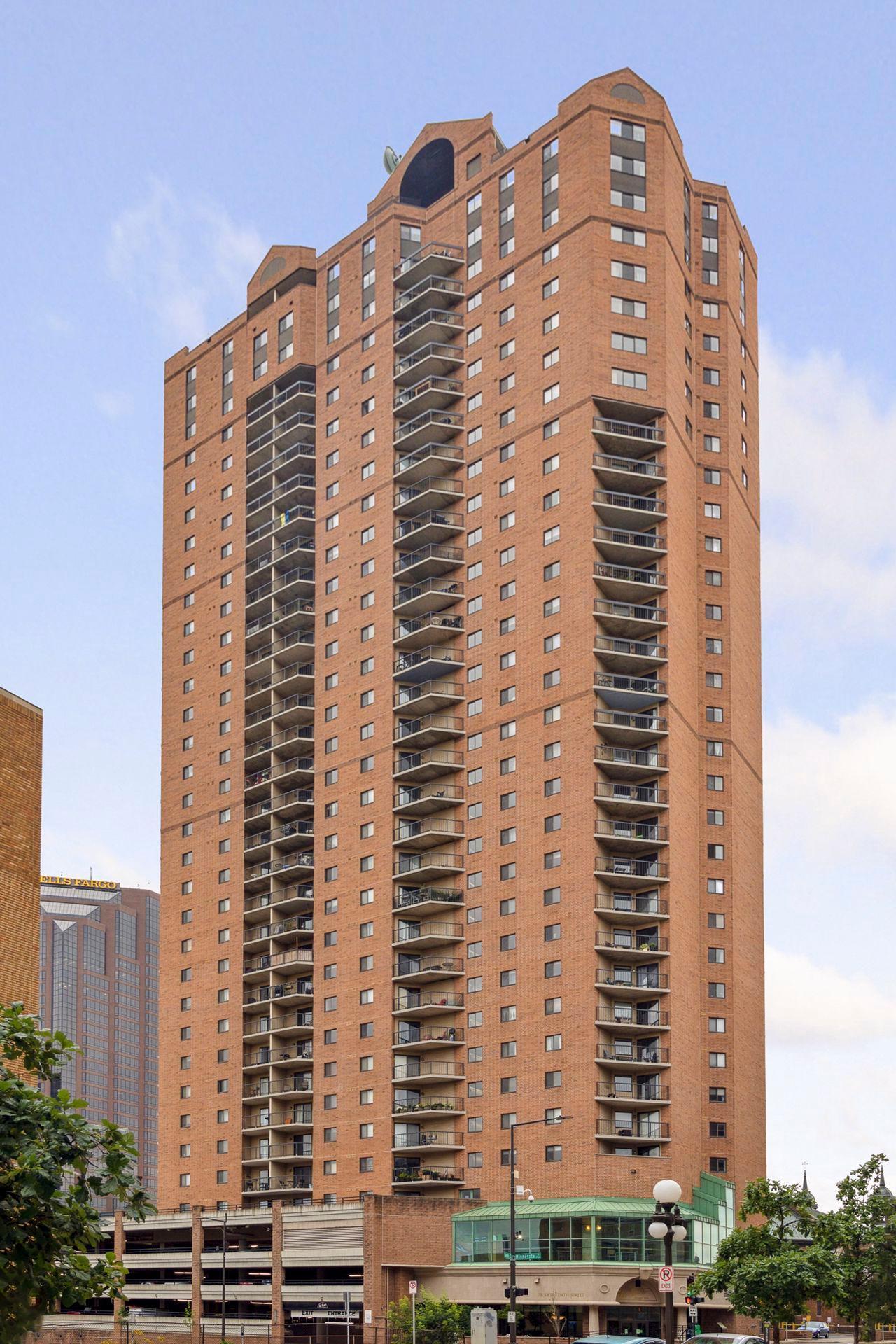 78 10th Street E 3108