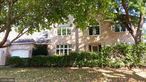 171 Red Oaks Drive Vadnais Heights MN 55127