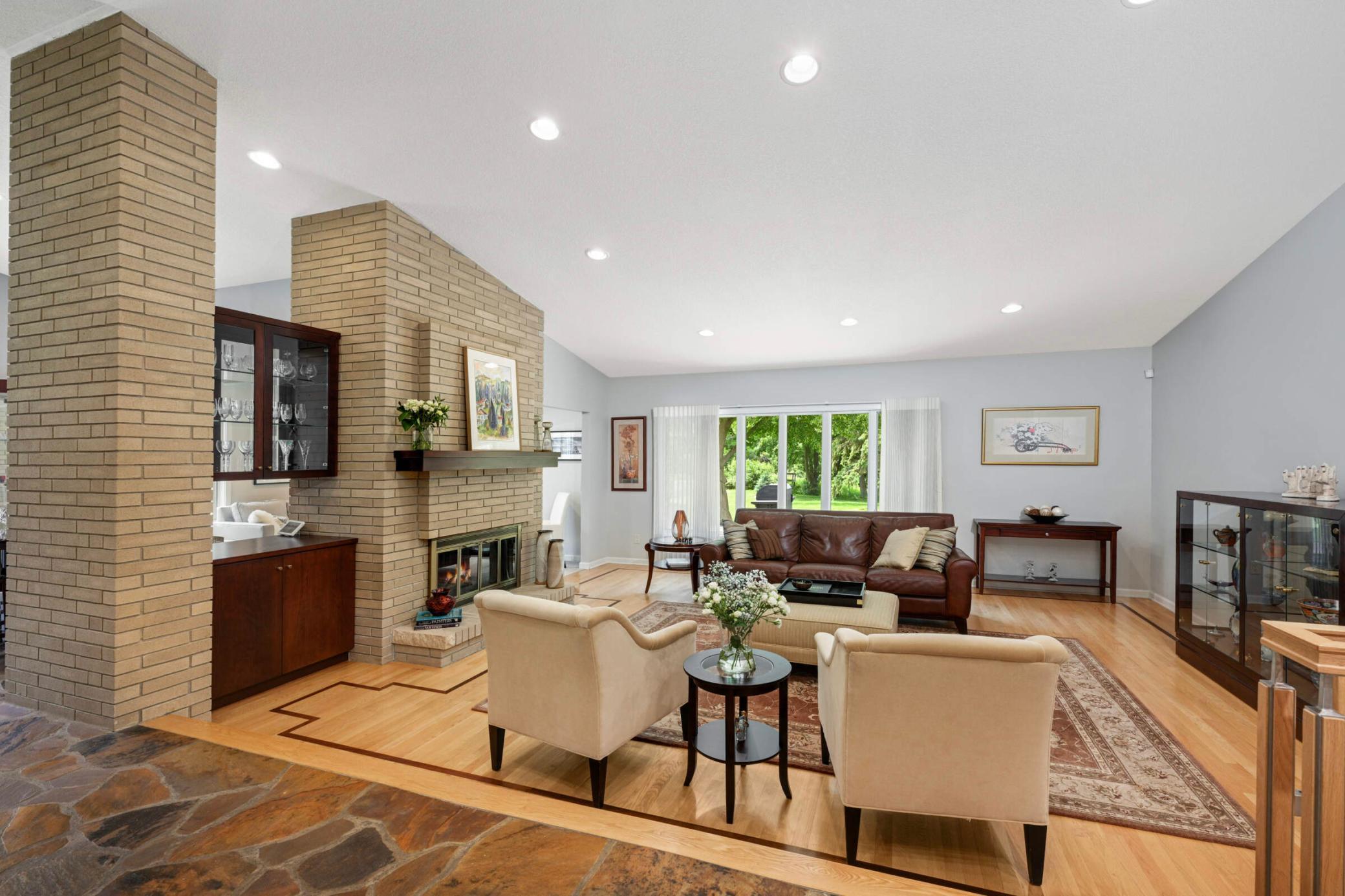 2367 Apache Court