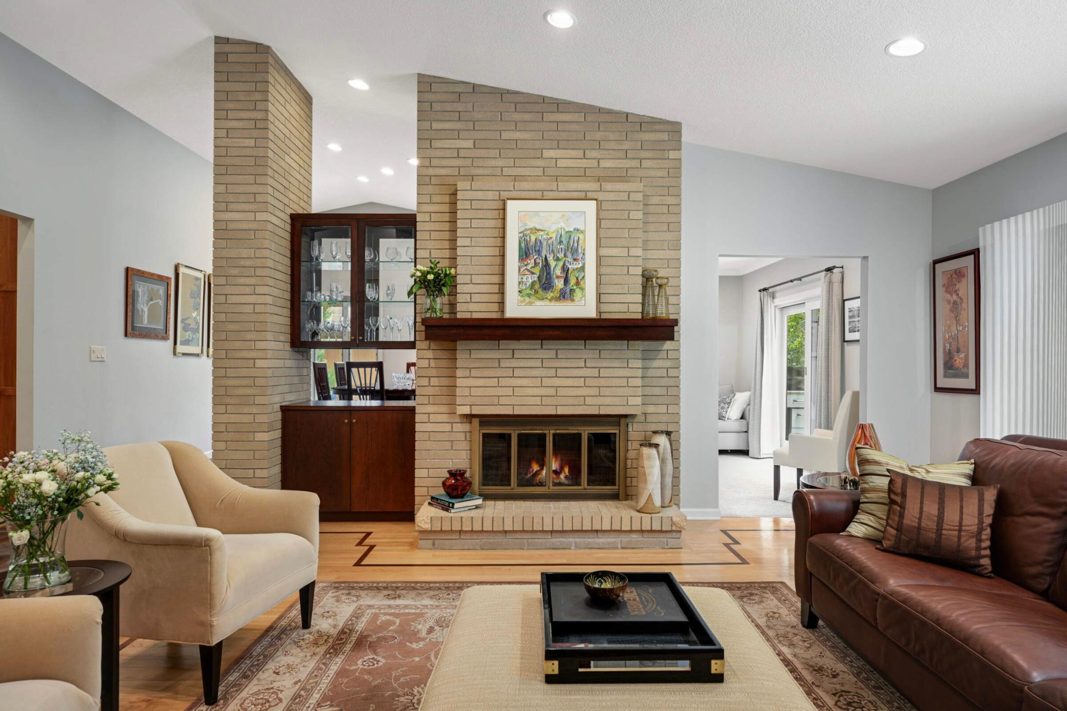 2367 Apache Court