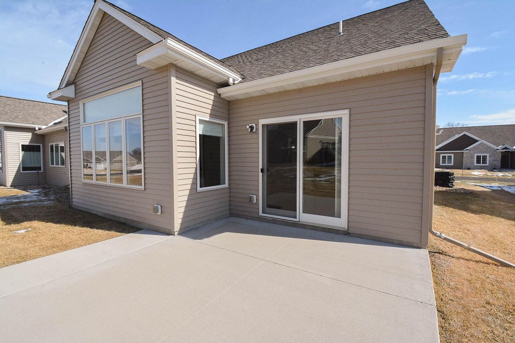 Photo of 2945 Platinum Drive NE, Rochester, MN 55906 (MLS # 7027710)