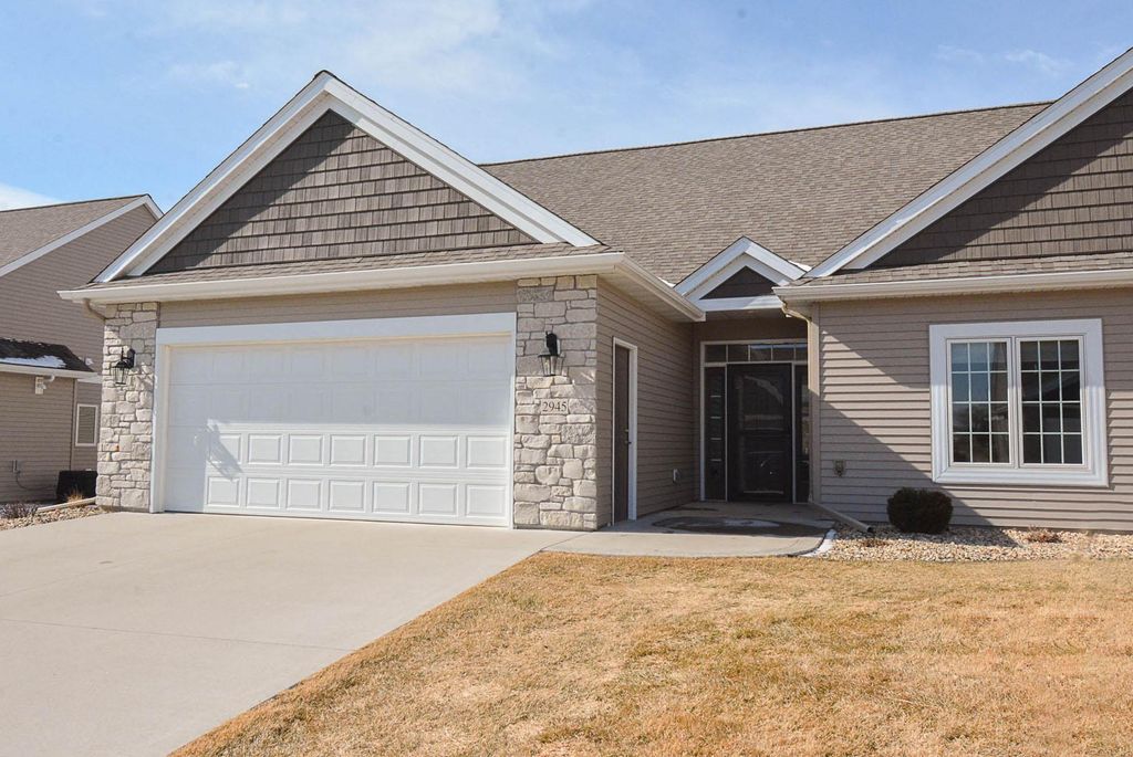 Photo of 2945 Platinum Drive NE, Rochester, MN 55906 (MLS # 7027710)