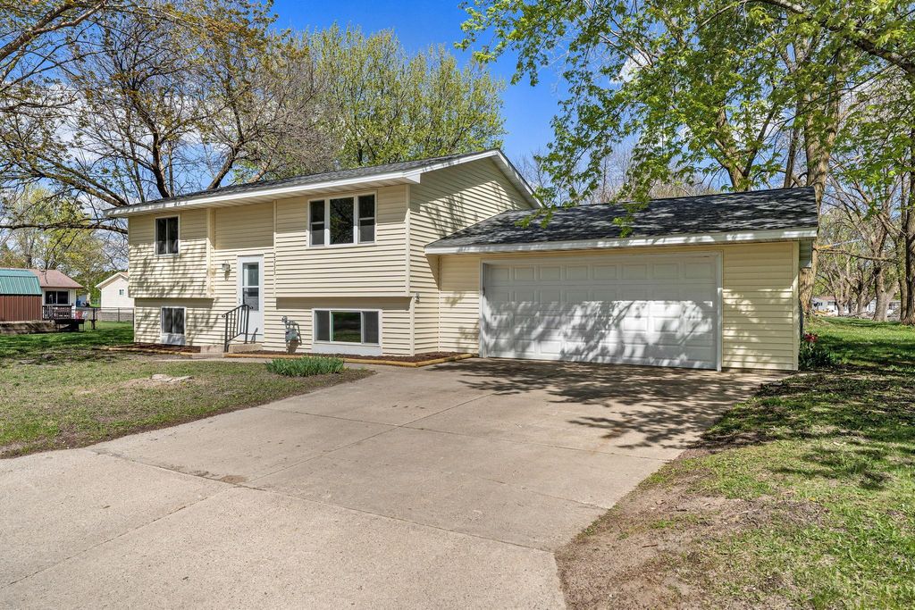 Photo of 2333 4th Avenue NW, Owatonna, MN 55060 (MLS # 7066477)
