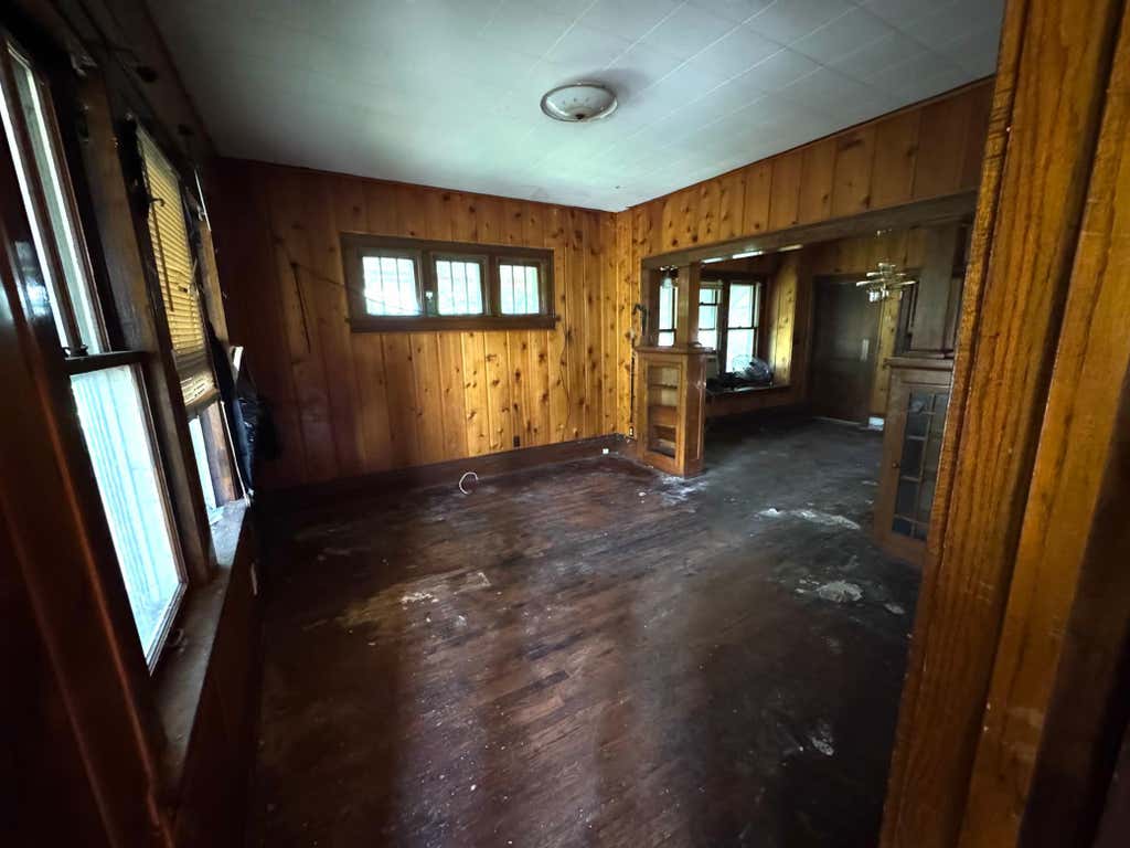 Photo of 1615 7th Street E, Saint Paul, MN 55106 (MLS # 7107540)