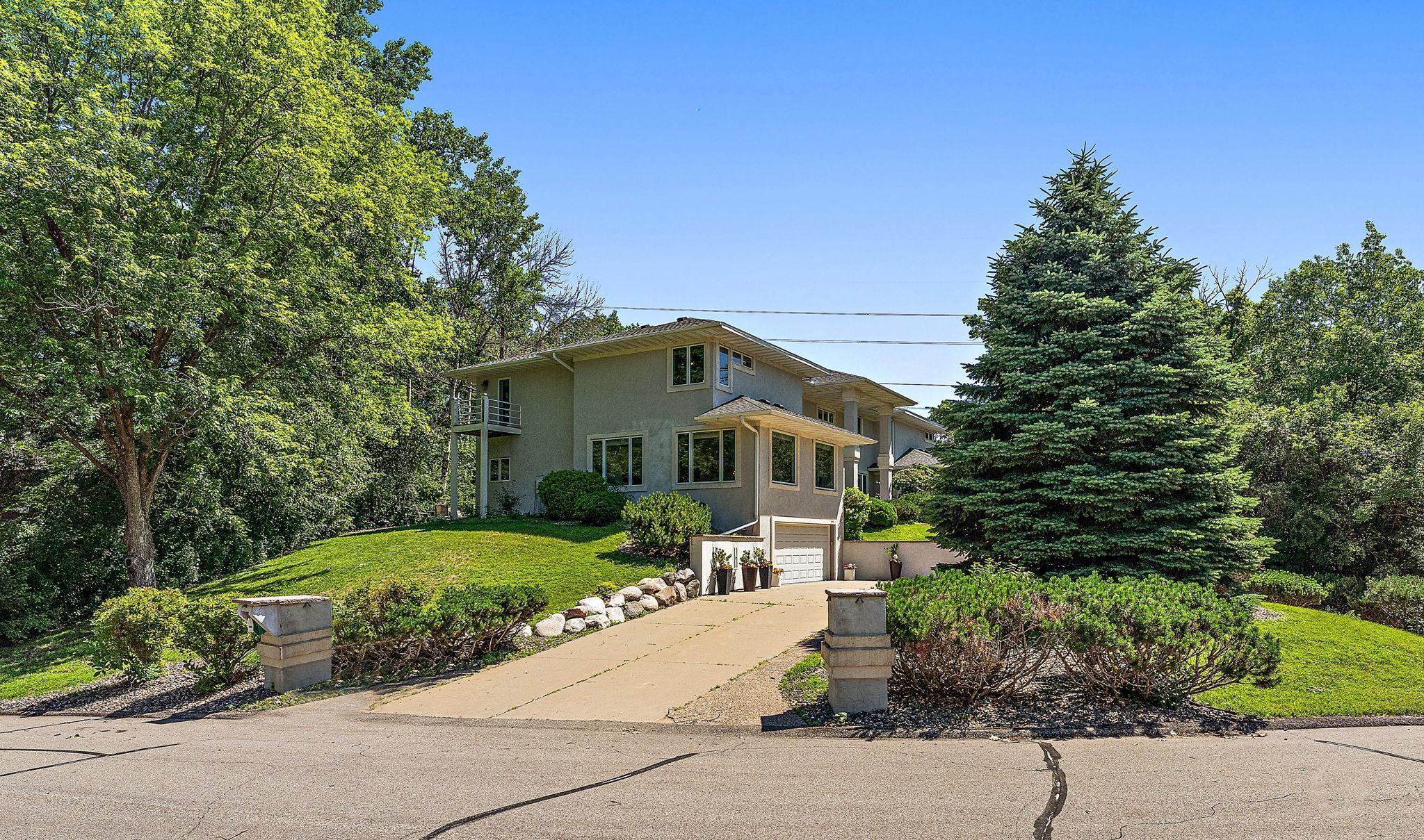 2935 Minnehaha Curve E