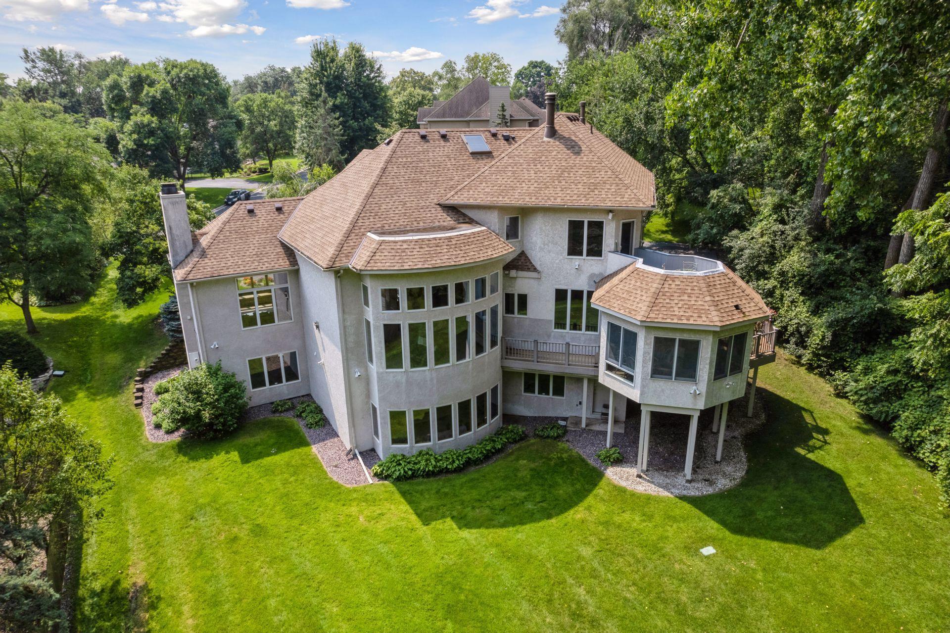689 Brookside Lane
