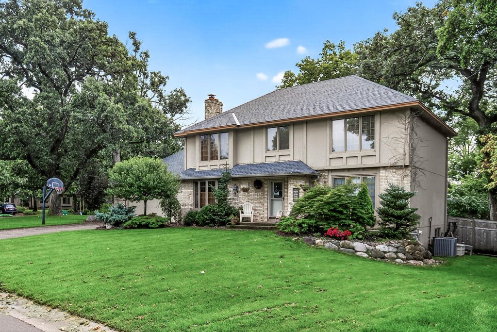 Photo of 8593 Coachmans Lane, Eden Prairie, MN 55347 (MLS # 7003490)