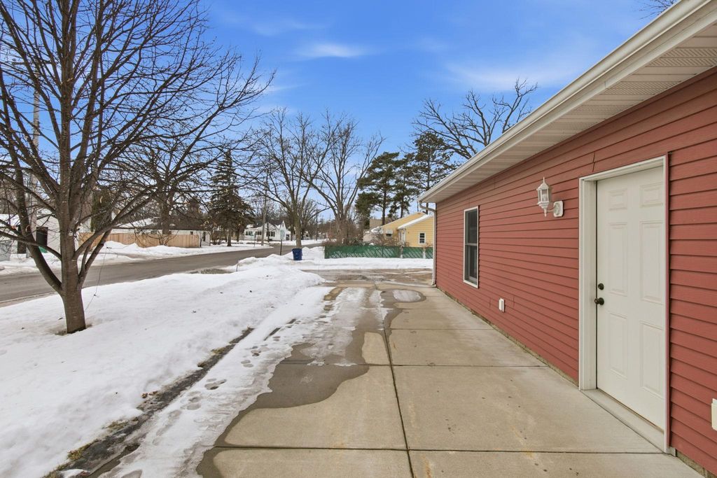 Photo of 1403 8th Avenue N, Saint Cloud, MN 56303 (MLS # 7008407)