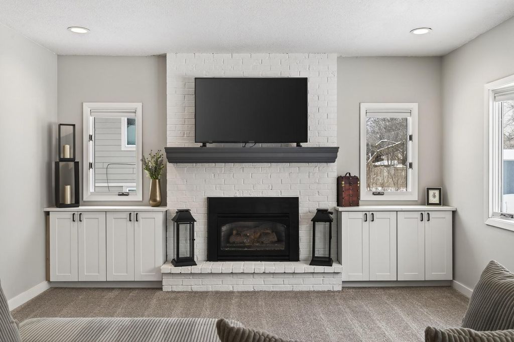 Photo of 7148 Glenross Road, Woodbury, MN 55125 (MLS # 7007629)