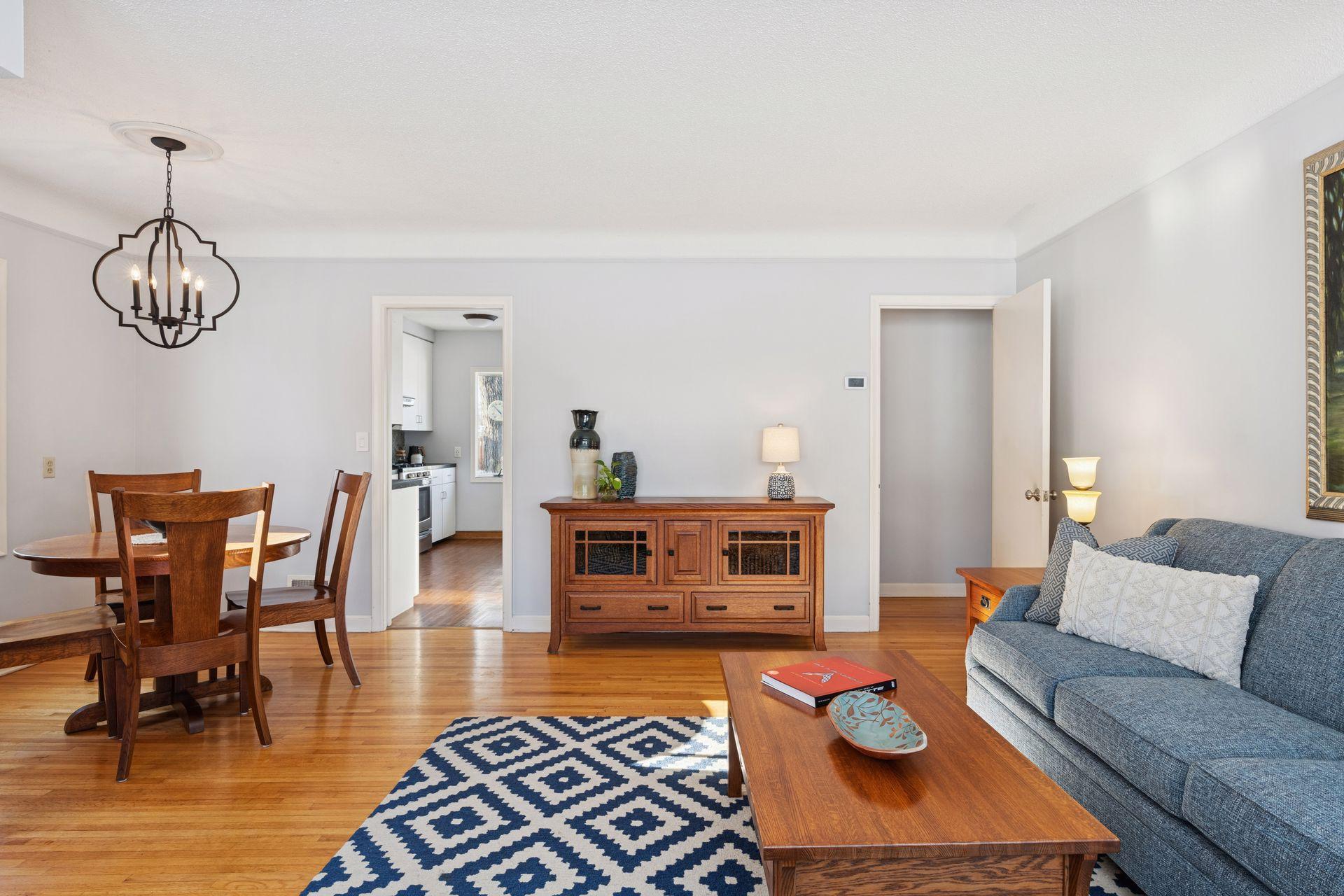 3626 Inglewood Avenue S