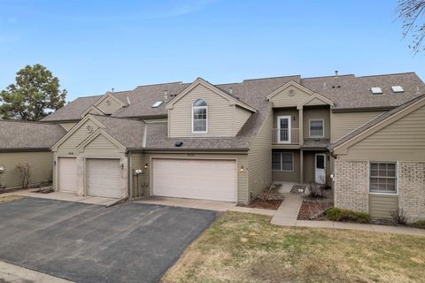 1614 Rose Hill Circle Saint Paul MN 55108